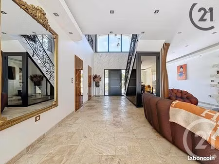 propriété 6 pièces 190 m²