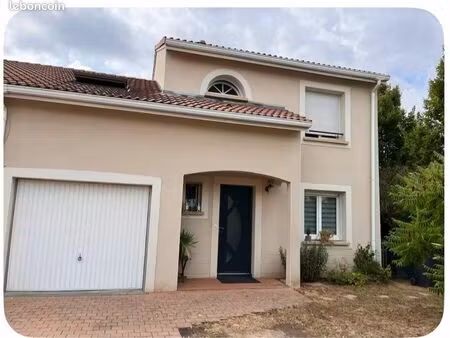 vends maison quartier trois haies