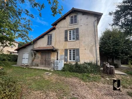 maison 7 pièces 250 m²