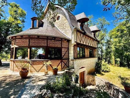 maison 18e siècle avec 8 5ha