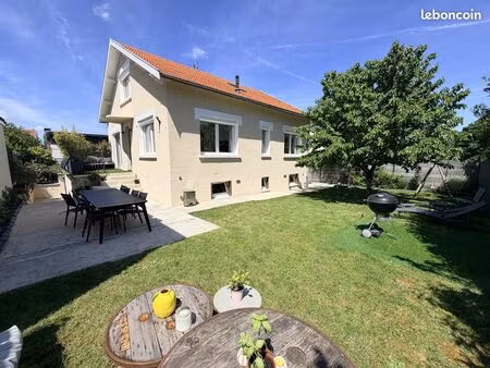 maison 7 pièces 125 m²