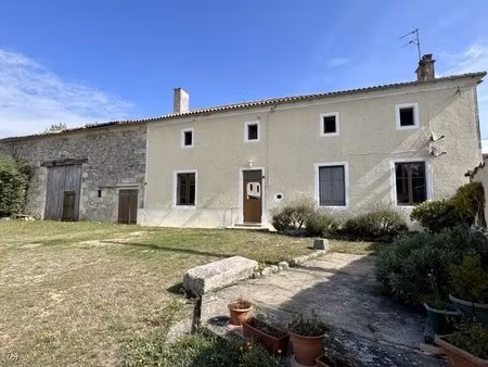 maison de village de 3 chambres avec une deuxième maison à rénover