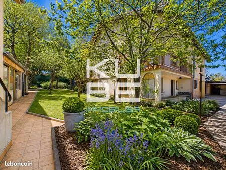 maison 8 pièces 181 m²