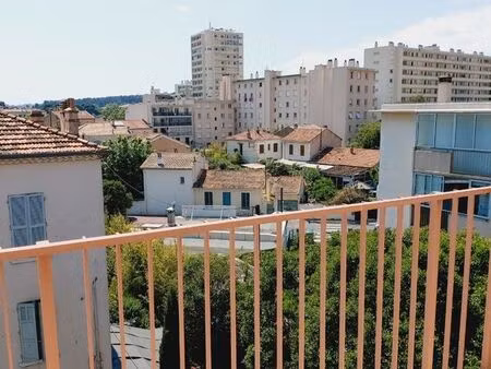toulon type 2 de 48m2 dernier étage ascenseur garage