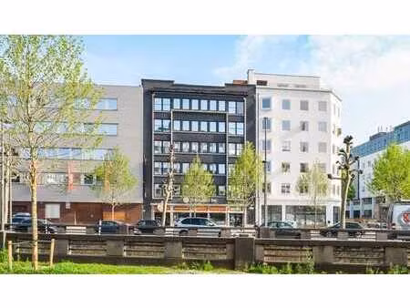 espace polyvalent à louer près de l'eilandje à anvers.