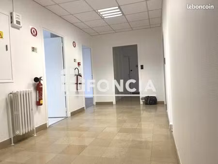 location - bureau - 122 m² - 17 540 /an hc ht -