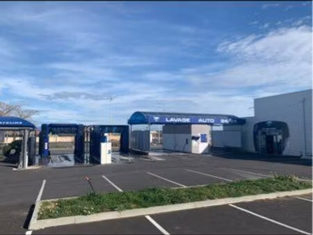 vend mur commerciaux station lavage