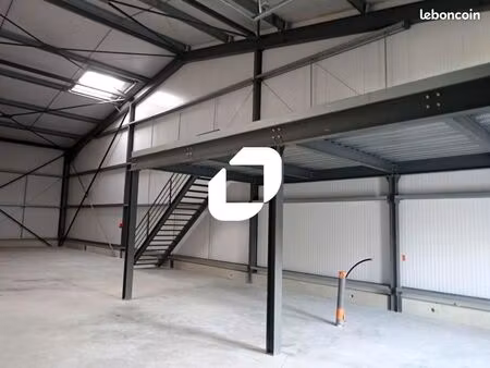 local industriel 211 m²