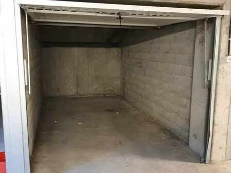 parking box à ornex proche ferney-voltaire dès le 13 juin