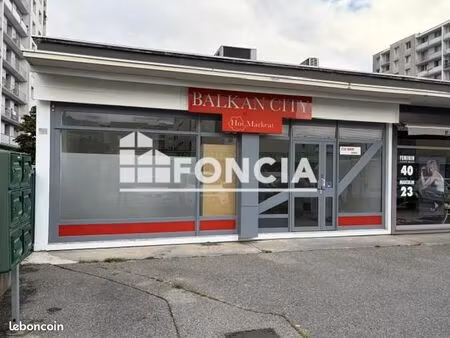 location - local commercial - 91 m² - 10 920 /an hc ht -