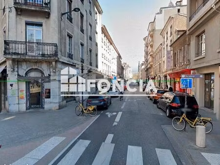 location - local commercial - 60 m² - 18 000 /an hc ht -