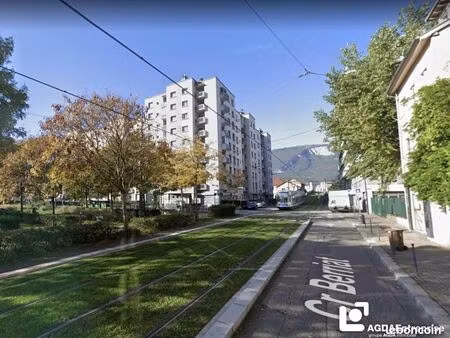 location - local commercial - 62 m² - 9 000 /an hc ht -