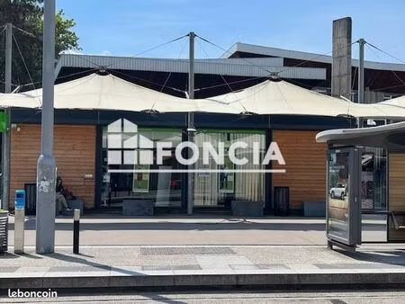 location - local commercial - 127 m² - 28 800 /an hc ht -