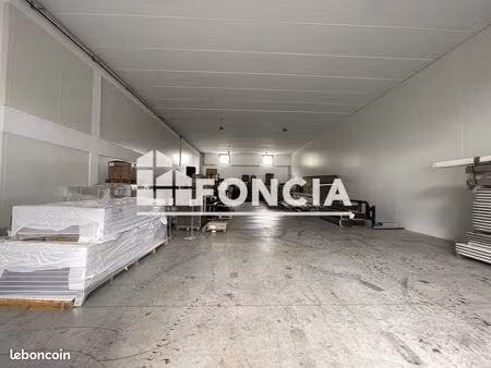 location - local d'activité - 314 m² - 28 260 /an hc ht -