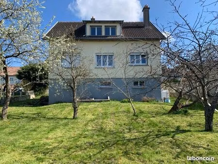 beau pavillon moderne 6 chambres rénové intérieurement récemment avec ravalement des façad
