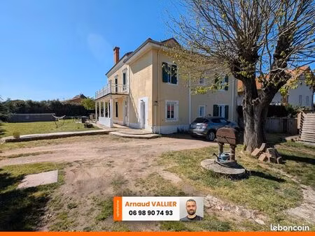 maison 10 pièces 277 m²