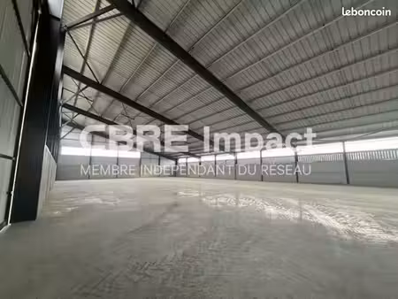local d'activite 4600 m² épense