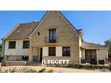 maison 8 pièces 202 m²