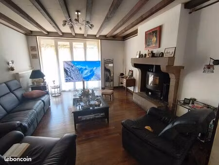 maison 190 m2 - 8 pièces - 5 chambres -