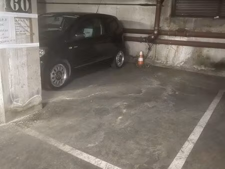place de parking en garage sous terrain