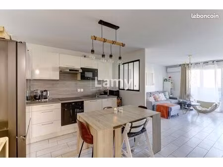 appartement 4 pièces 79 m²