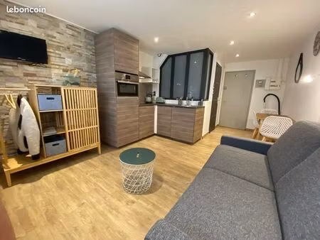 studio rénové avec locataire en place – résidence les aiguës marines