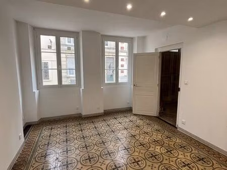 local commercial / bureau – 18 m² – centre-ville d’argentan