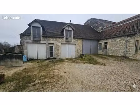 grange de 270 m²