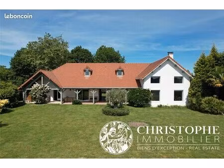 maison 7 pièces 195 m²
