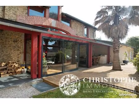 maison 10 pièces 360 m²