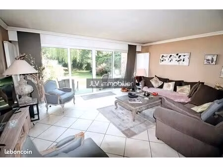 maison 11 pièces 258 m²