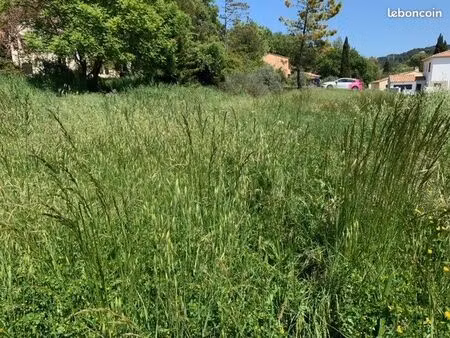 terrain 400 m² le luc