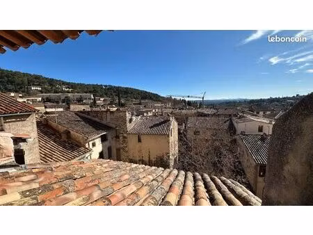 vends 3 pièces 59 m² à cotignac