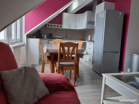 particulier loue à l'année t3 meublé -pornic centre ville haute