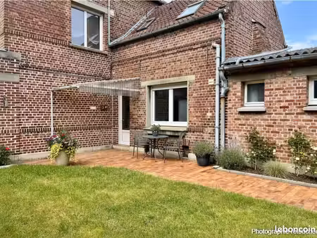 maison 7 pièces 145 m²