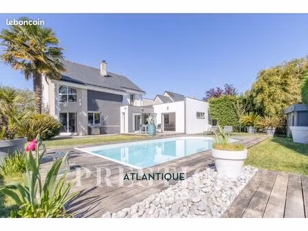 maison 6 pièces 201 m²