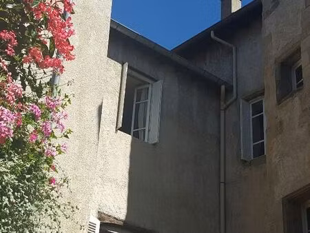 montbrison centre ville loue appartement t2