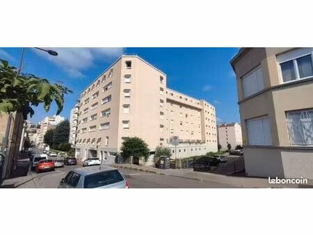 studio étudiant meublé