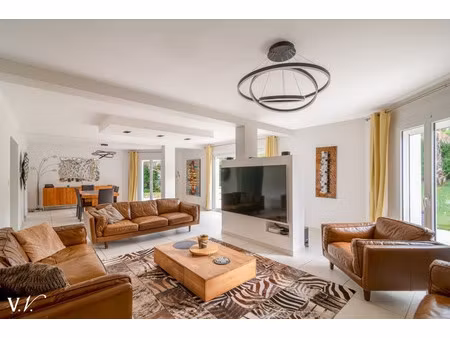 maison de luxe à vendre dans le quartier la peyrade