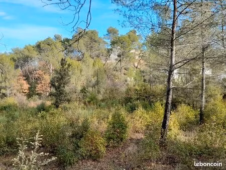 terrain 610 m² brignoles