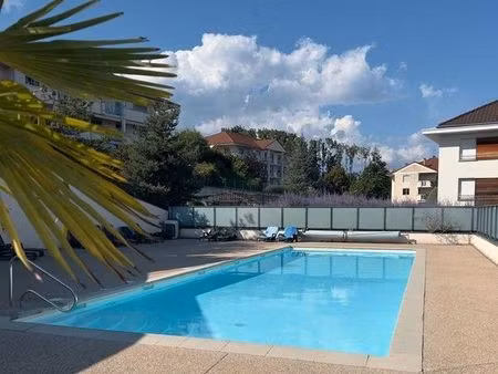 t2 de 49m² en rdj (piscine) accessibilité pmr