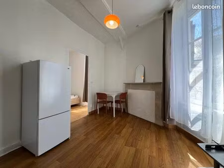 appartement t2 meublé plein centre ville laval