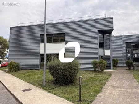 bureau 403 m²