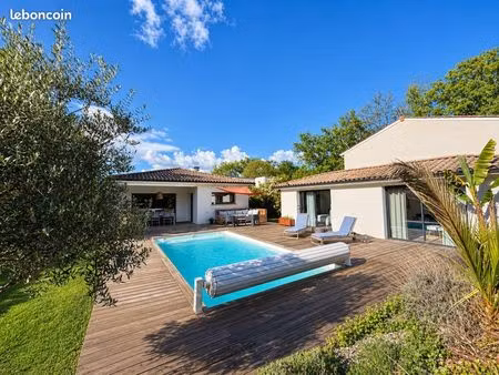 maison principale 145m2 + studio indépendant 30 m2 – piscine – terrain 1100 m² – 629 000