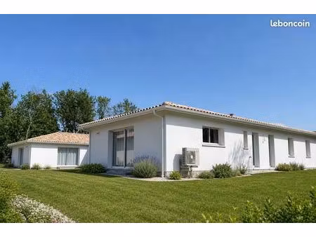 maison neuve de 2025 avec possibilité de revenus locatifs