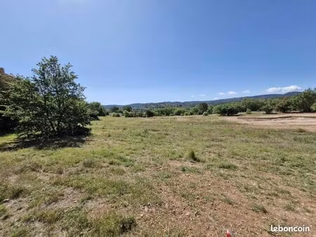 terrain 1 517 m² carces