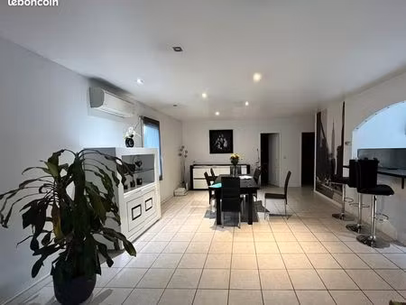 t3 lumineux 80 m² – terrasse 12 m² – garage – saint-priest-en-jarez