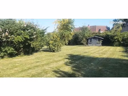 vend terrain en cour et viabilisé fond allé quartier résidentiel