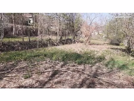 terrain constructible 1283 m²