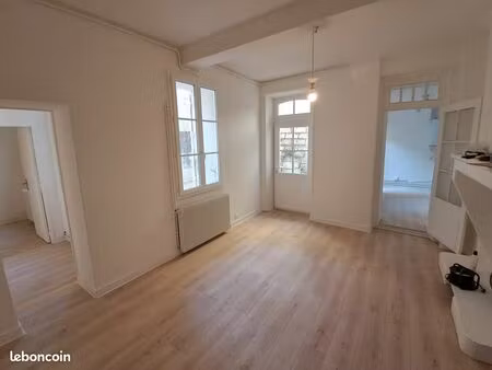 t3 rénové 66 m² avec cour - libourne centre